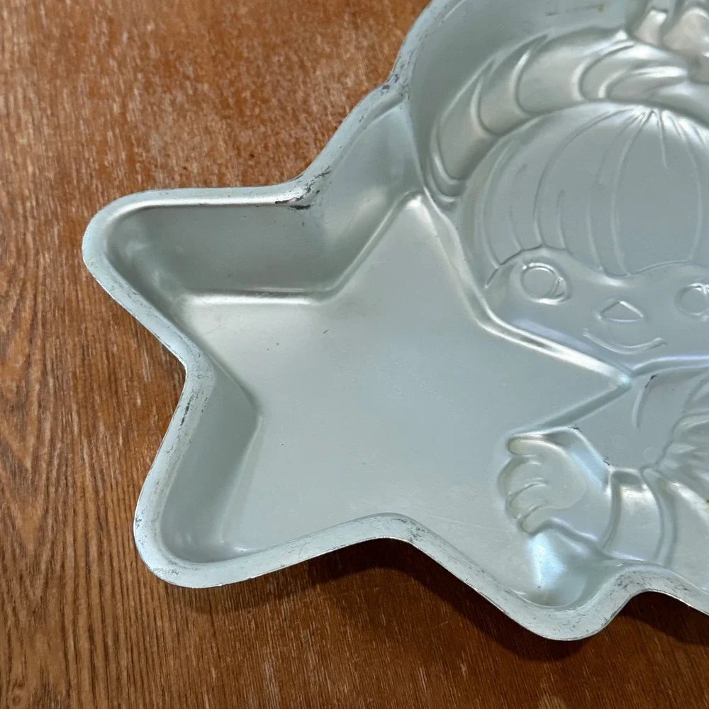 Vintage 1983 Wilton Rainbow Brite Aluminum Cake Pan 2105-4798 Hallmark Star 13in